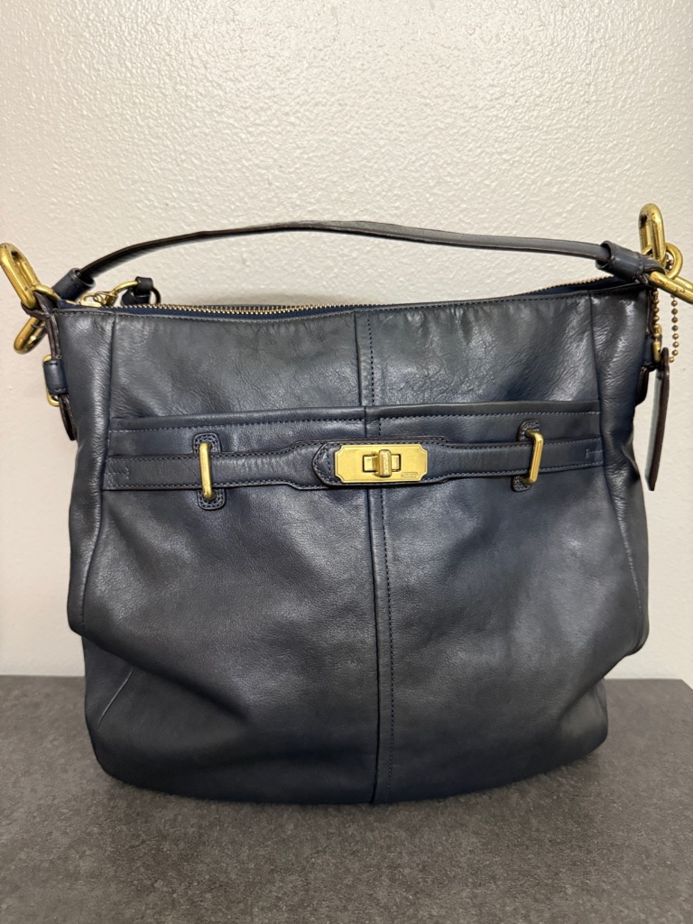Preloved Coach Chelsea Ashlyn navy HoBo bag
